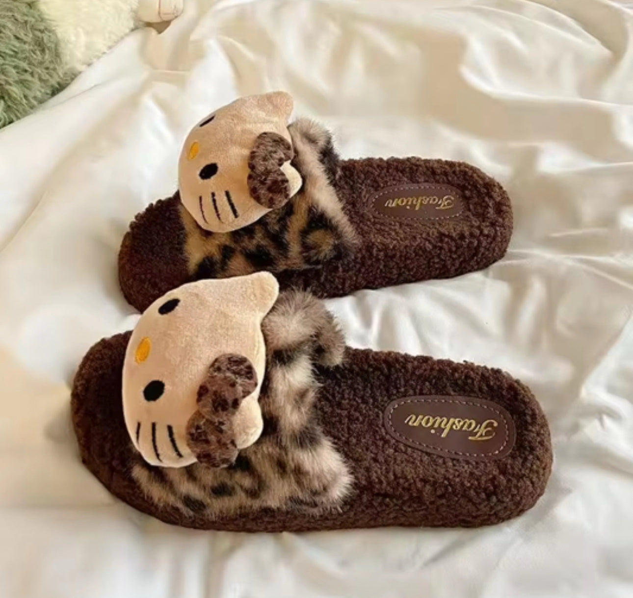 hello kitty bow slides